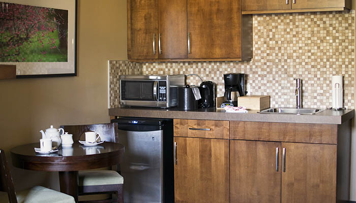 The kitchenette in the Hotel room at Silver Creek Lodge.